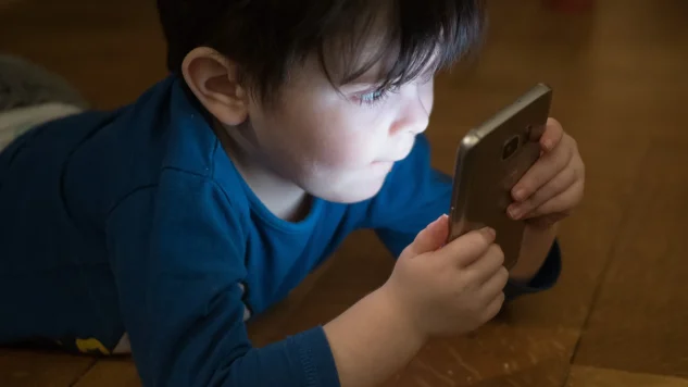 Você está visualizando atualmente 5 dicas para escolher o melhor smartphone para crianças